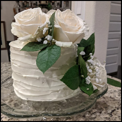 White Cake with Lemon Coulis